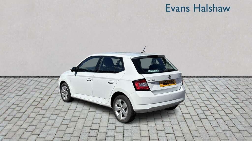 Skoda Fabia 1.2 Tsi Se Dsg 2017 White #3