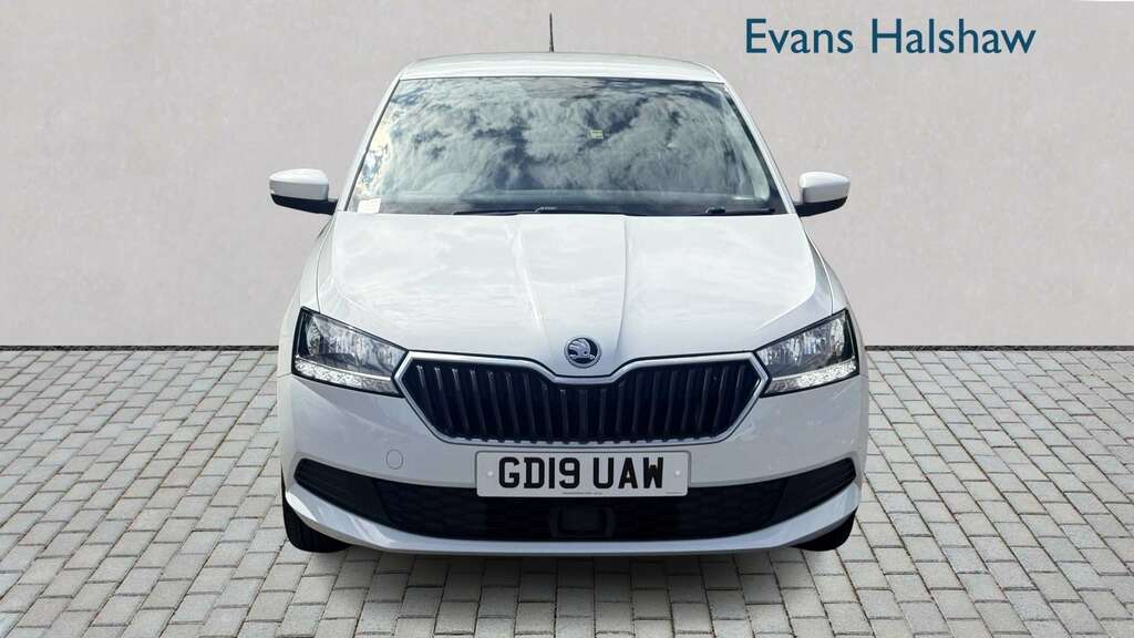 Skoda Fabia 1.0 Mpi 75 S 2019 GD19UAW White #2
