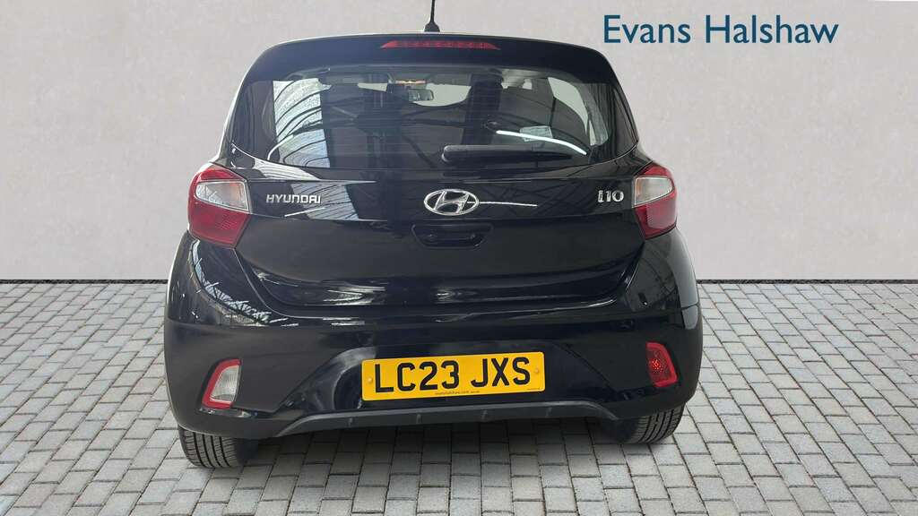 Hyundai I10 1.0 Mpi Se Connect 2023 Black #4