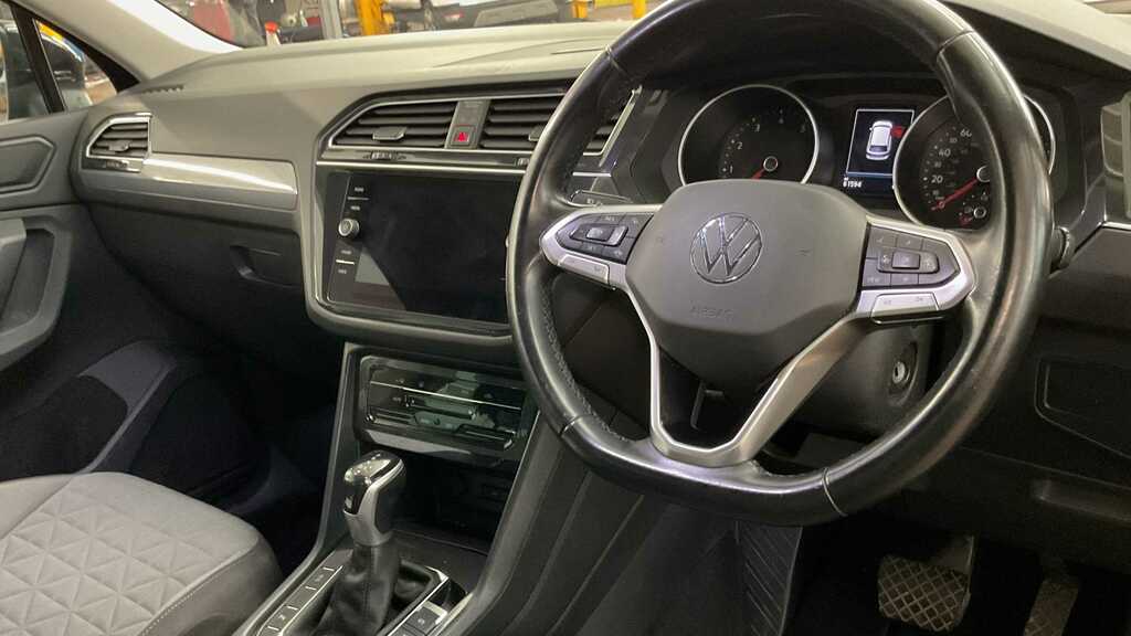Volkswagen Tiguan 1.5 Tsi 150 Life Dsg 2021 LS21NJK Black #5