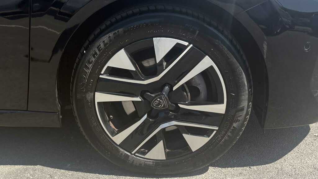 Peugeot 208 1.2 Puretech 100 Allure 2025 Black #5
