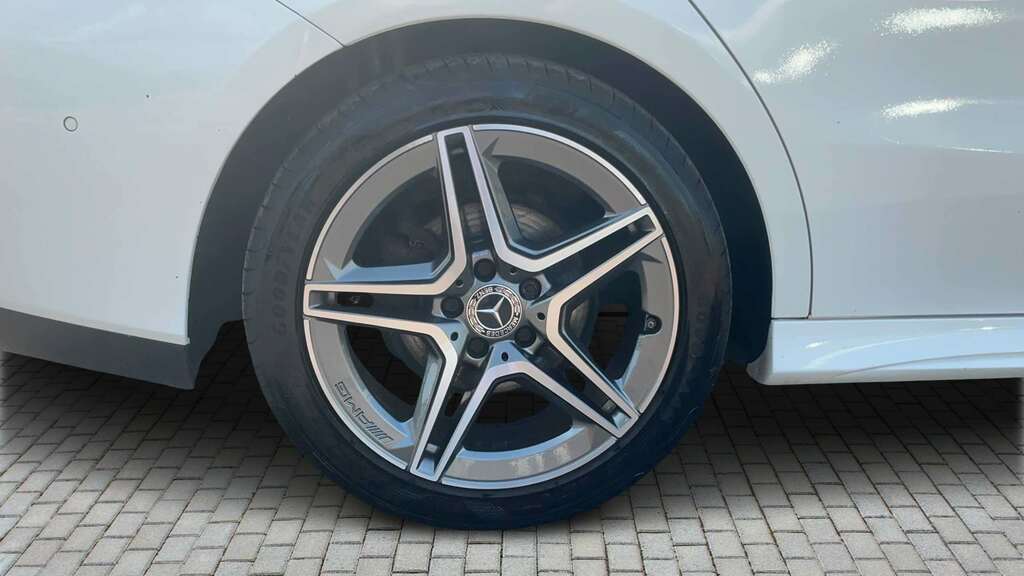 Mercedes-Benz CLA Class 180 Amg Line Premium Plus Tip 2021 YN21KZF White #5
