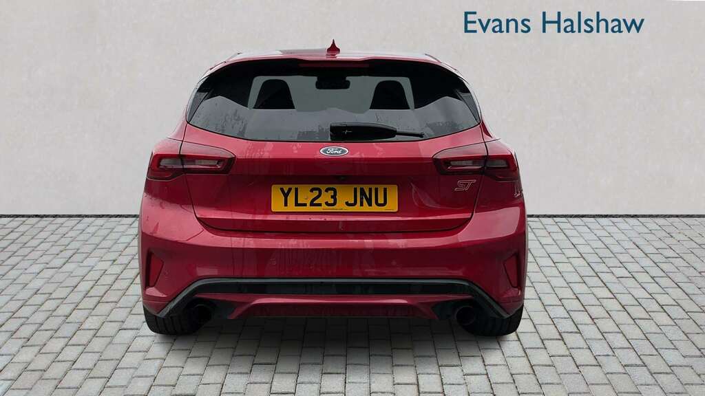 Ford Focus 2.3 Ecoboost St 2023 YL23JNU Red #4
