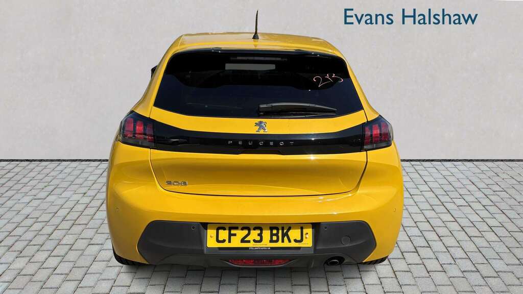 Peugeot 208 1.2 Puretech 100 Active Premium Eat8 2023 CF23BKJ Yellow #4
