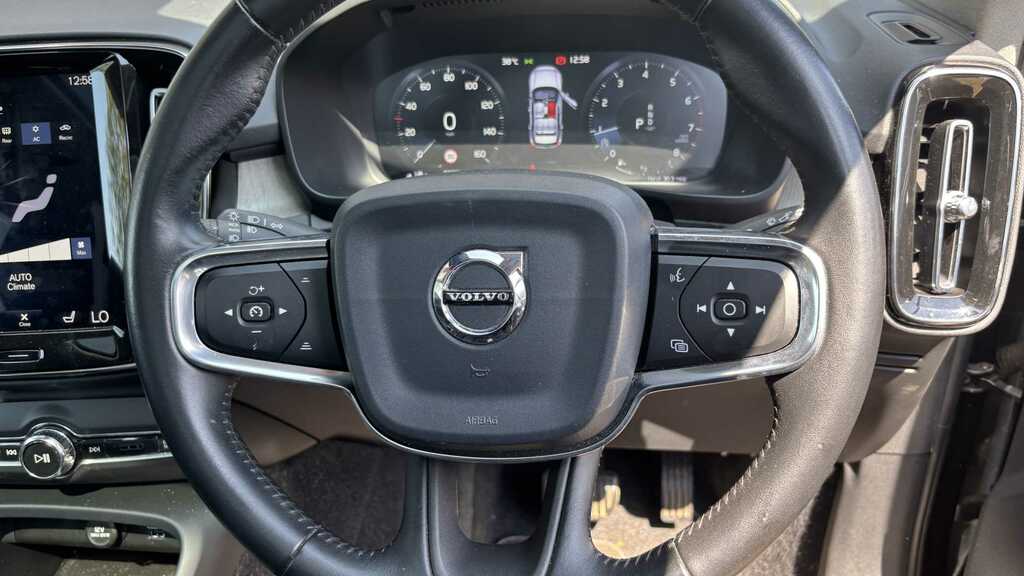 Volvo XC40 2.0 T4 Inscription Pro Awd Geartronic 2019 KV69VFP Black #6