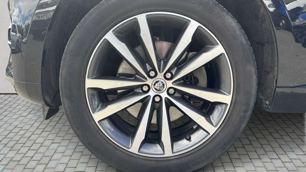 Jaguar F-Pace 2.0 D200 R-dynamic Se Black Awd 2023 KT73FND Black #6