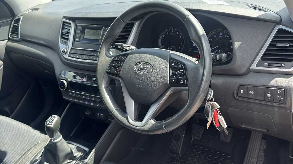 Hyundai Tucson 1.6 Gdi Blue Drive Se 2Wd 2017 MT66LGO Grey #3
