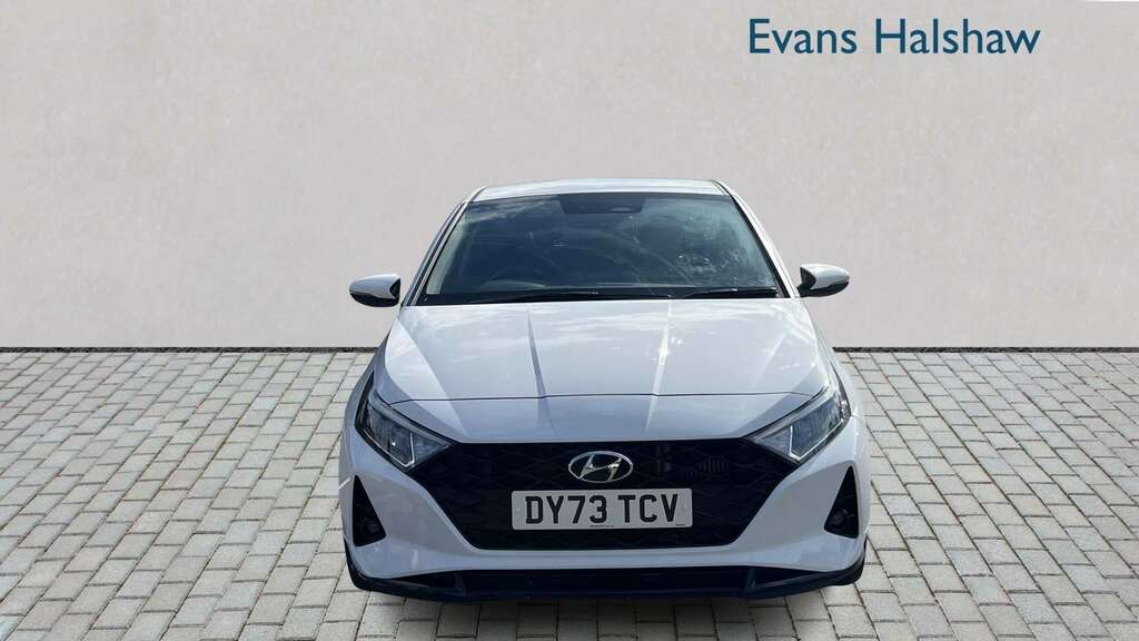 Hyundai I20 1.0T Gdi 48V Mhd Premium Dct 2023 DY73TCV White #2