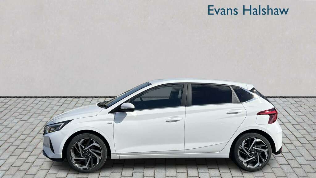 Hyundai I20 1.0T Gdi 48V Mhd Premium Dct 2023 DY73TCV White #4