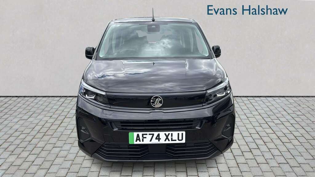 Vauxhall Combo-e Life 100Kw Design XL 52Kwh 7 Seat 2024 Black #4