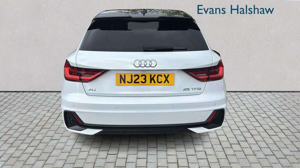 Audi A1 25 Tfsi Black Edition 2023 NJ23KCX White #5