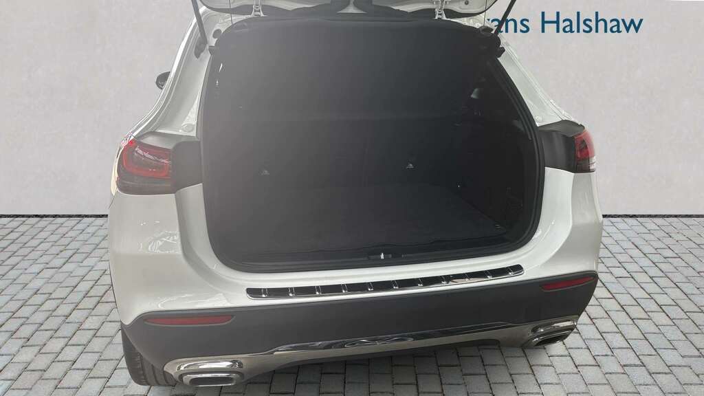 Mercedes-Benz GLA Class 200 Sport 2022 AO22FUE White #4
