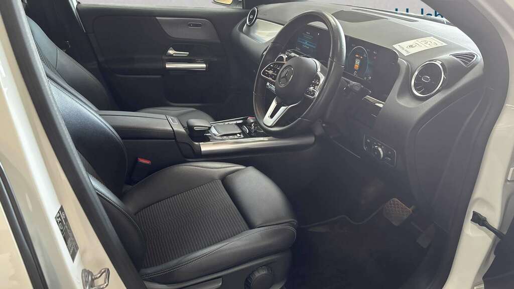 Mercedes-Benz GLA Class 200 Sport 2022 AO22FUE White #5