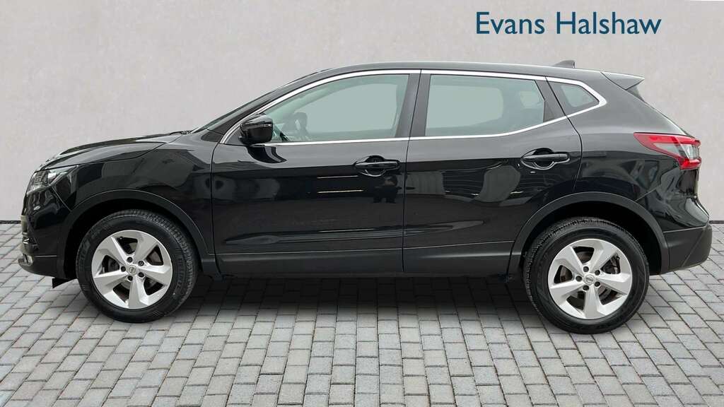 Nissan Qashqai 1.5 Dci 115 Acenta Premium 2019 GL68HYO Black #3