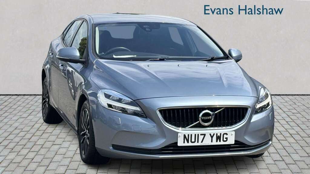 Volvo V40 T2 122 Momentum 2017 Blue