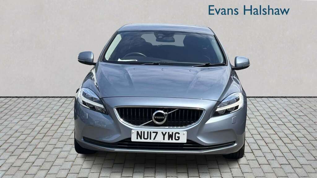 Volvo V40 T2 122 Momentum 2017 Blue #2