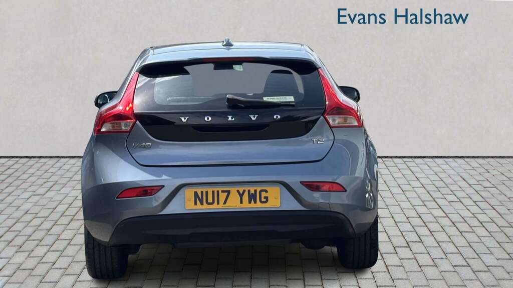 Volvo V40 T2 122 Momentum 2017 Blue #4