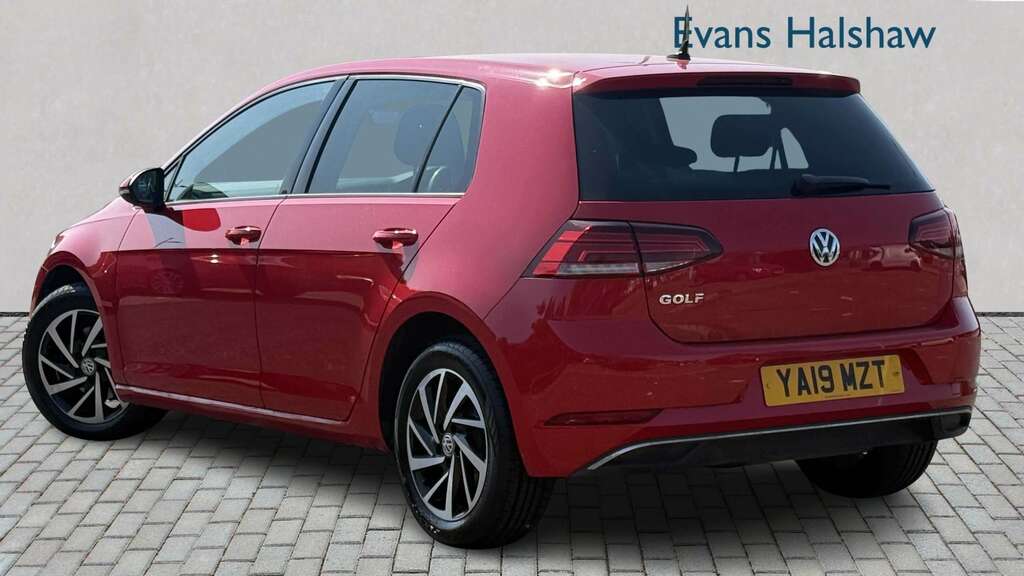 Volkswagen Golf 1.6 Tdi Match Dsg 2019 YA19MZT Red #2