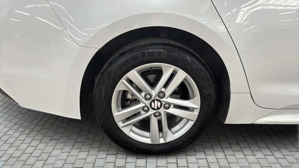 Suzuki Swace 1.8 Hybrid Motion Cvt 2023 White #6