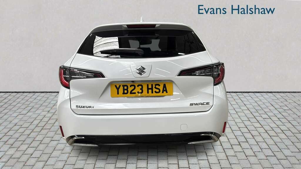Suzuki Swace 1.8 Hybrid Motion Cvt 2023 White #5
