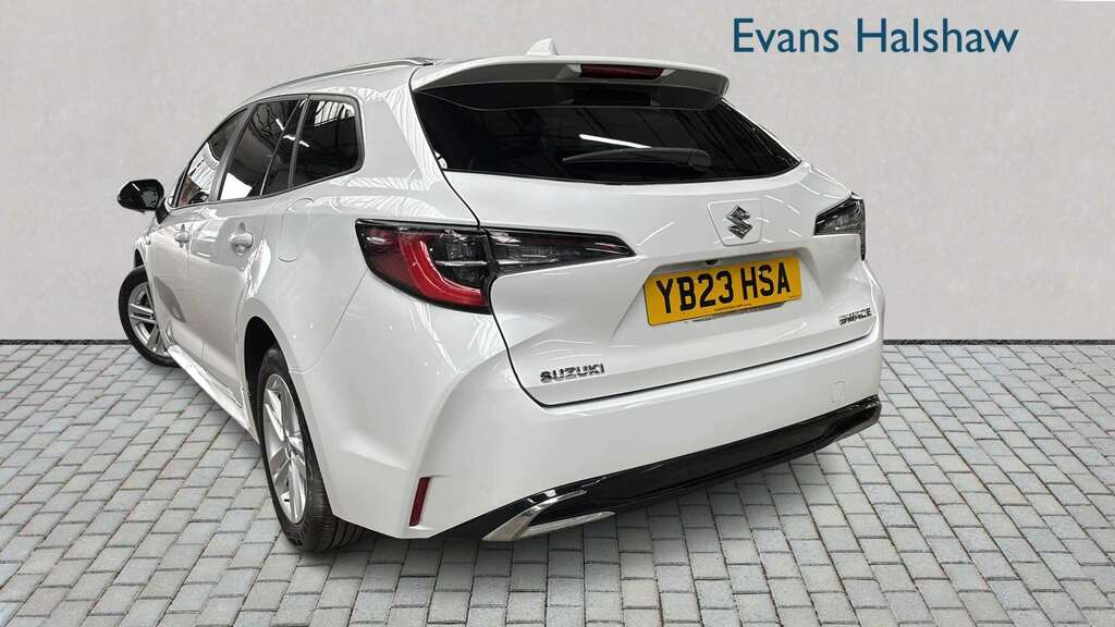 Suzuki Swace 1.8 Hybrid Motion Cvt 2023 White #2