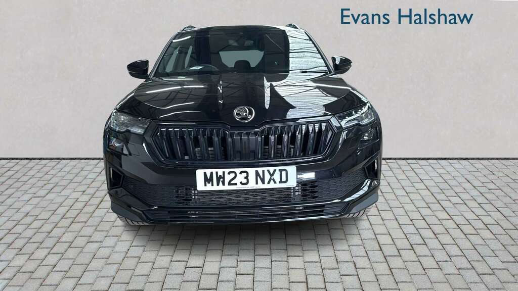 Skoda Karoq 1.5 Tsi Sportline Dsg 2023 MW23NXD Black #3