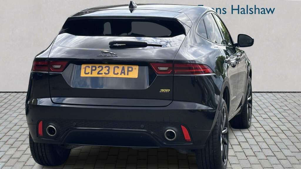 Jaguar E-Pace 2.0 P300 Sport 2023 Black #4