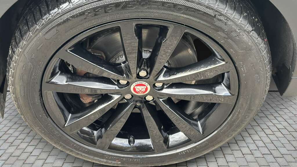 Jaguar E-Pace 2.0 P300 Sport 2023 Black #5
