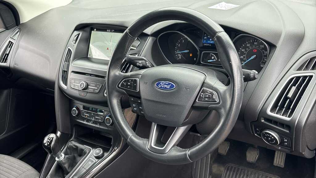 Ford Focus 1.0 Ecoboost 125 Titanium 2017 MC17JNZ Grey #2
