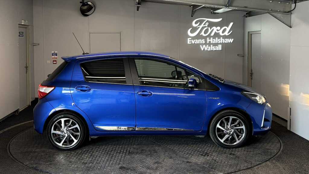 Toyota Yaris 1.5 Hybrid Excel Cvt 2017 MJ67ODW Blue #4