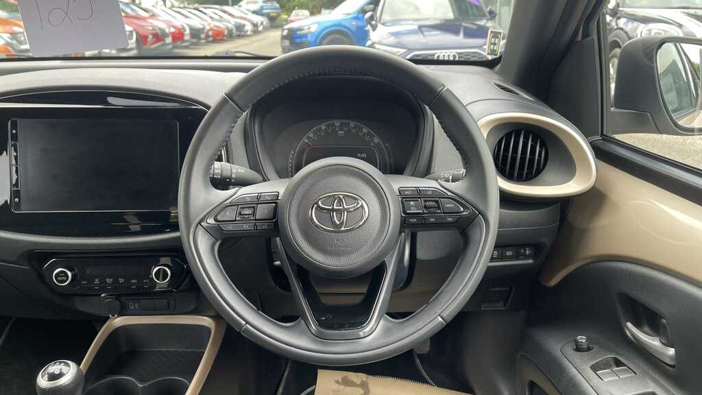 Toyota Aygo X 1.0 Vvt-i Edge 2024 EK24HPF Brown #6
