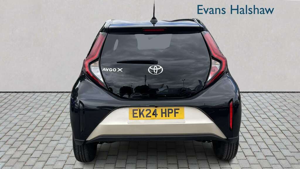 Toyota Aygo X 1.0 Vvt-i Edge 2024 EK24HPF Brown #2