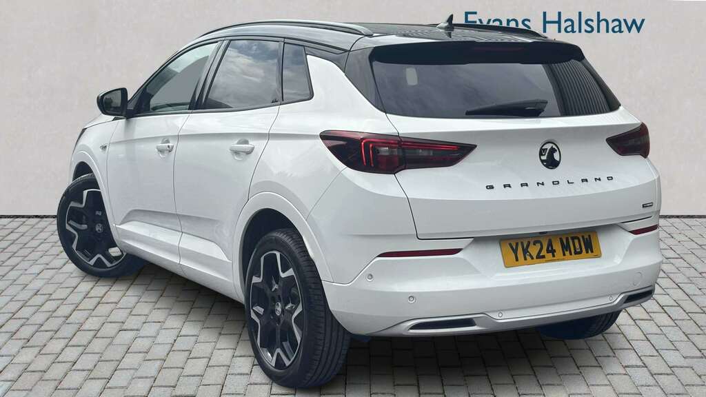 Vauxhall Grandland 1.2 Hybrid 136 Ultimate E-dct6 2024 YK24MDW White #3
