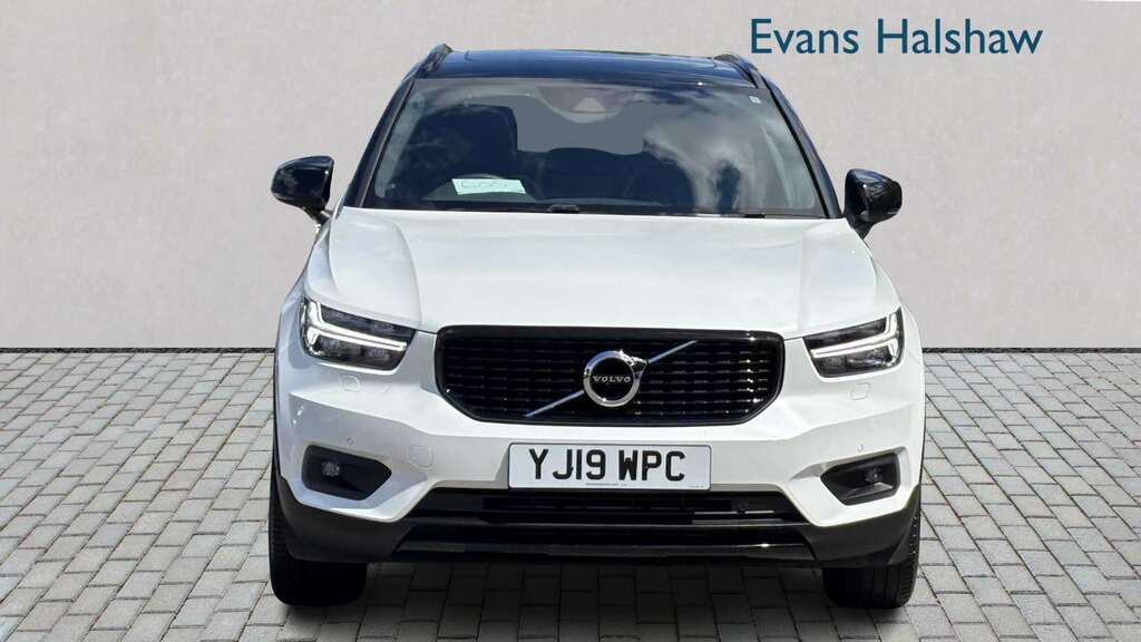 Volvo XC40 1.5 T3 163 R Design Geartronic 2019 White