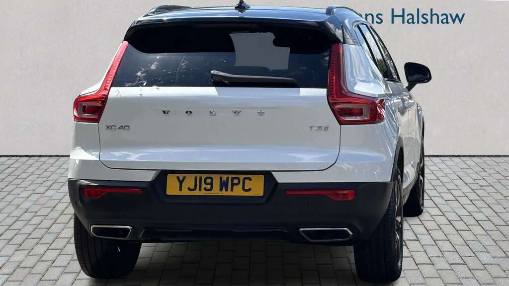 Volvo XC40 1.5 T3 163 R Design Geartronic 2019 White #5