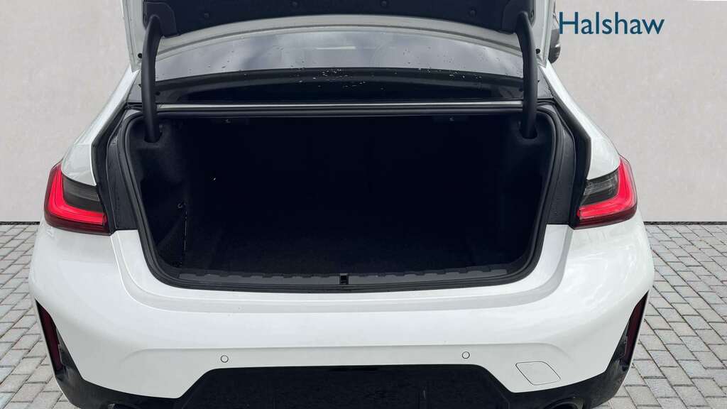 BMW 3 Series 320I M Sport Step 2024 YB24LZC White #6