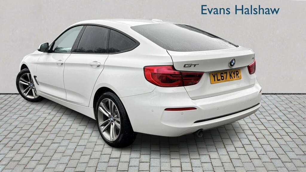 BMW 3 Series 318D 150 Sport Business Media 2018 White
