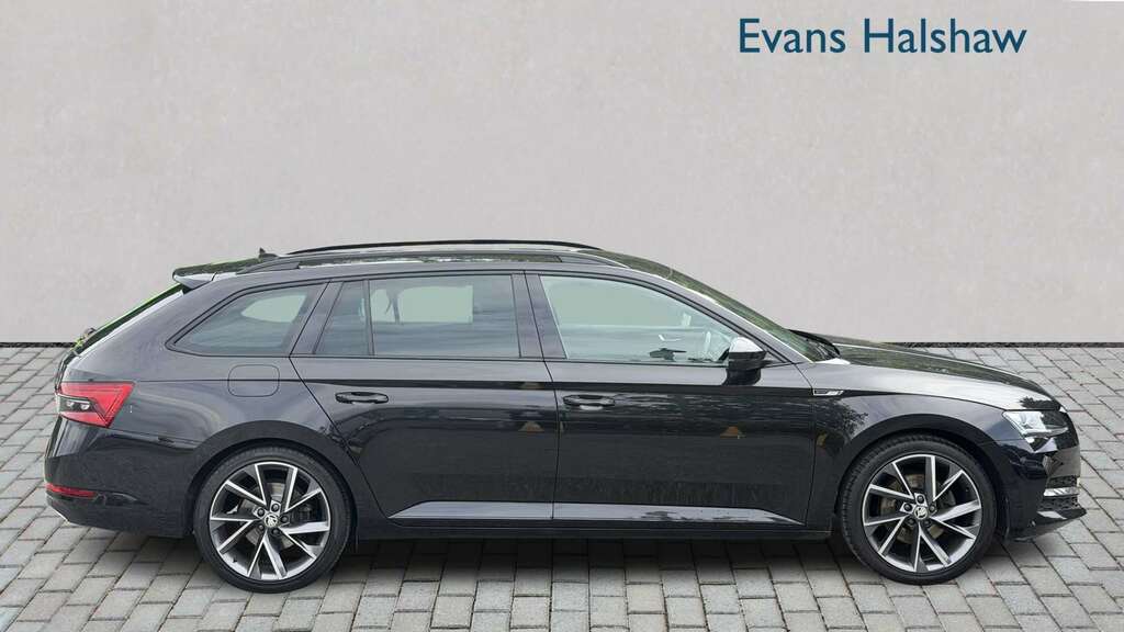Skoda Superb 2.0 Tdi Cr 200 Sport Line Plus Dsg 2021 Black #2
