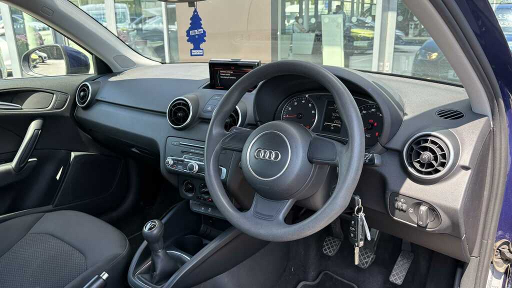 Audi A1 1.0 Tfsi Se 2018 NA18WOD Blue #4