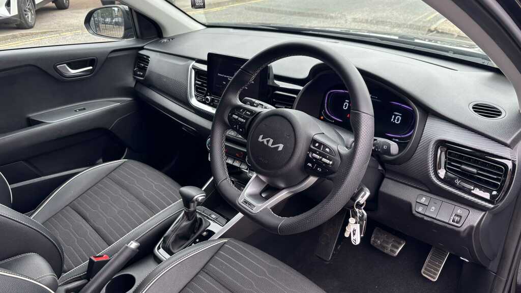 Kia Stonic 1.0T Gdi 98 Gt-line Dct 2025 YX75MWE Black #3