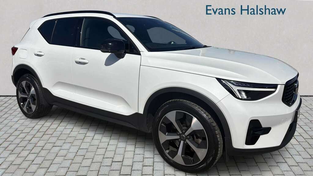 Volvo XC40 2.0 B4p Plus Dark 2025 White