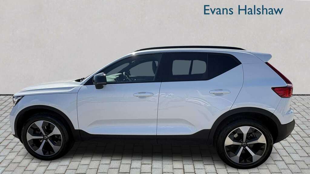 Volvo XC40 2.0 B4p Plus Dark 2025 CV25KZM White #6