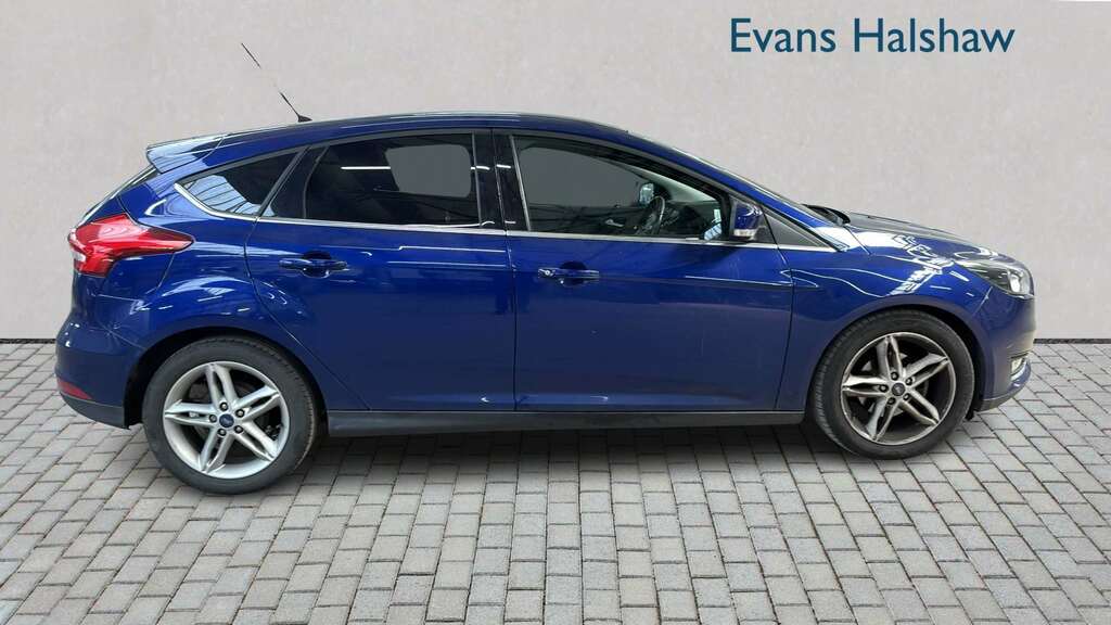 Ford Focus 1.6 125 Titanium Powershift 2016 Blue