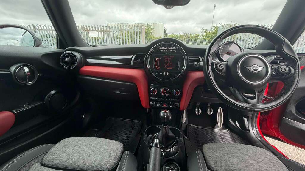 Mini Hatch 1.5 Cooper 2015 YD65WDC Red #2