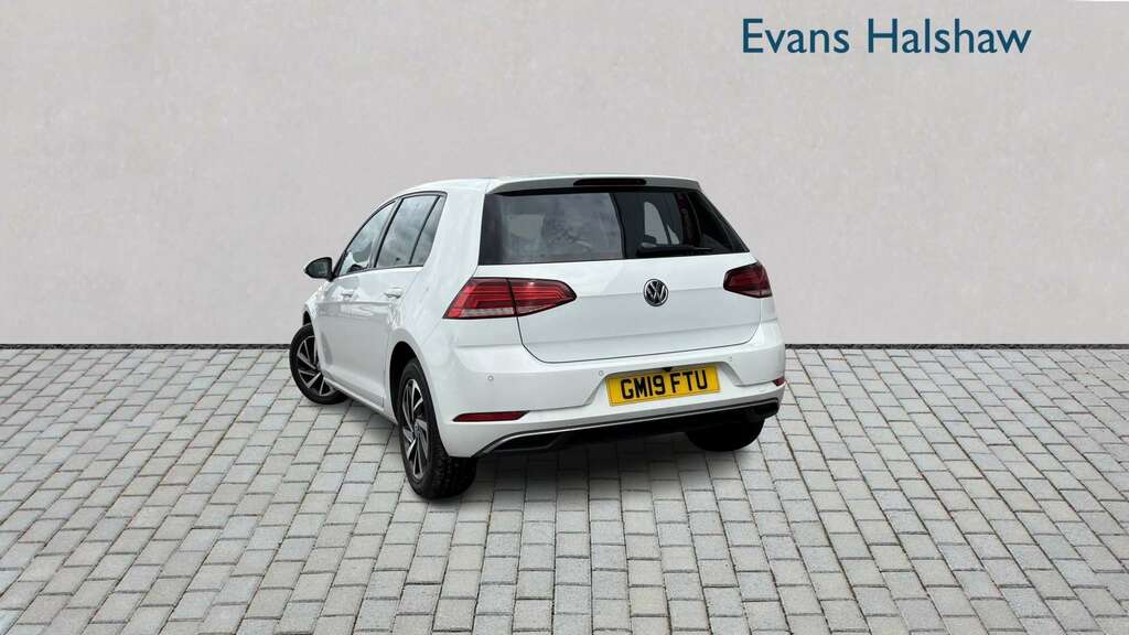 Volkswagen Golf 1.0 Tsi 115 Match Dsg 2019 White #2