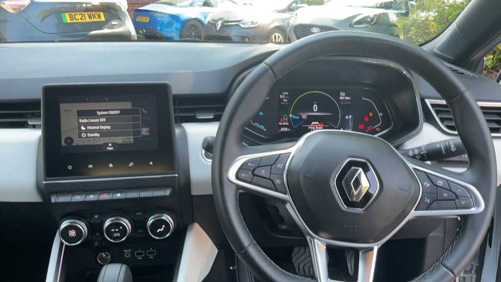 Renault Clio 1.6 E-tech Full Hybrid 145 Techno 2023 FH23VLX White #6