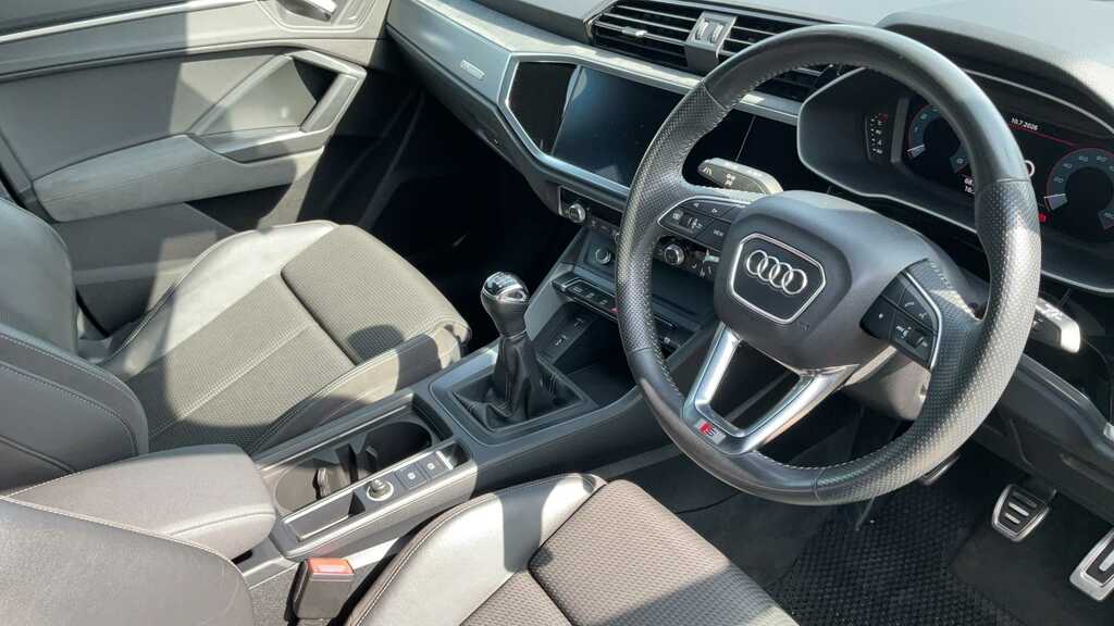 Audi Q3 35 Tfsi S Line 2019 SM19LVY White #4
