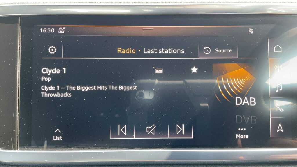 Audi Q3 35 Tfsi S Line 2019 SM19LVY White #6