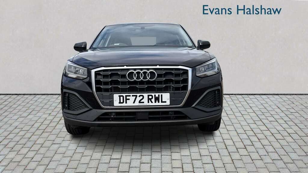 Audi Q2 30 Tfsi Technik 2023 DF72RWL Black #4