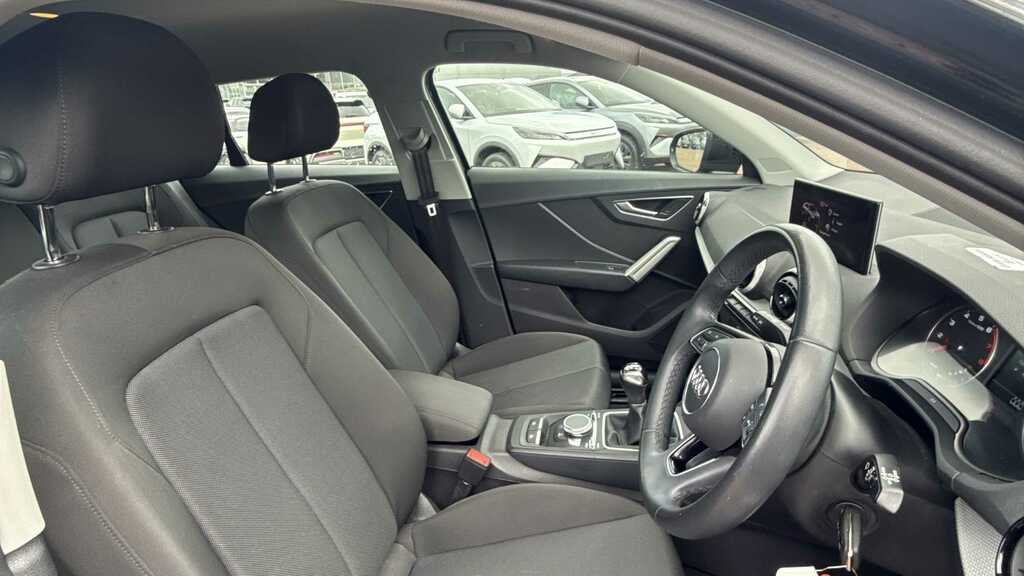 Audi Q2 30 Tfsi Technik 2023 DF72RWL Black #3